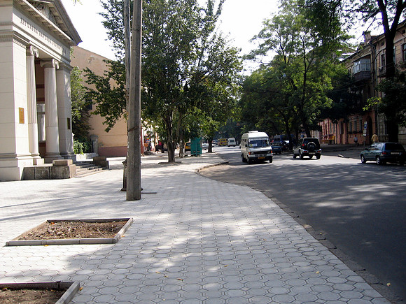 Улица Пастера и Библиотека