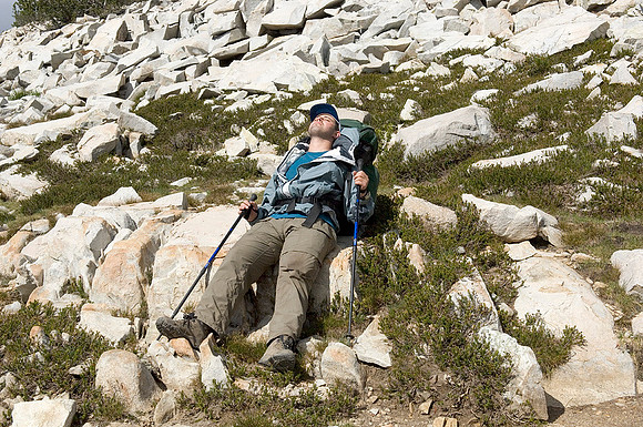 LK rests on the way to Silver Pass